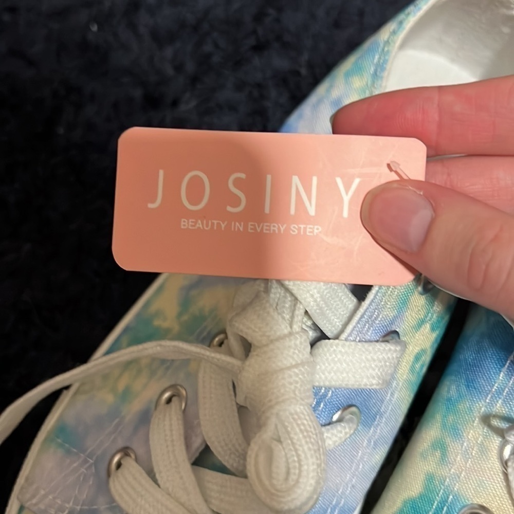 Josiny Size 6 Women’s Tie Dye Shoes NWT - Picture 6 of 6